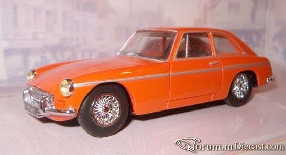 MG B GT 1973 Dinky.jpg