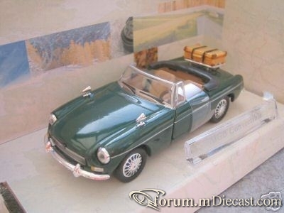 MG B 1967 Cararama.jpg