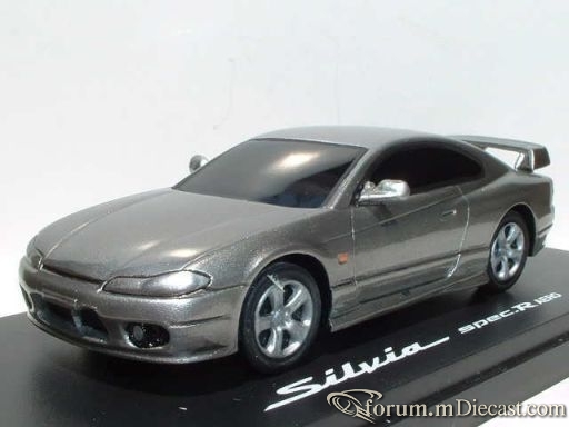 Nissan Silvia 1999 Kyosho.jpg