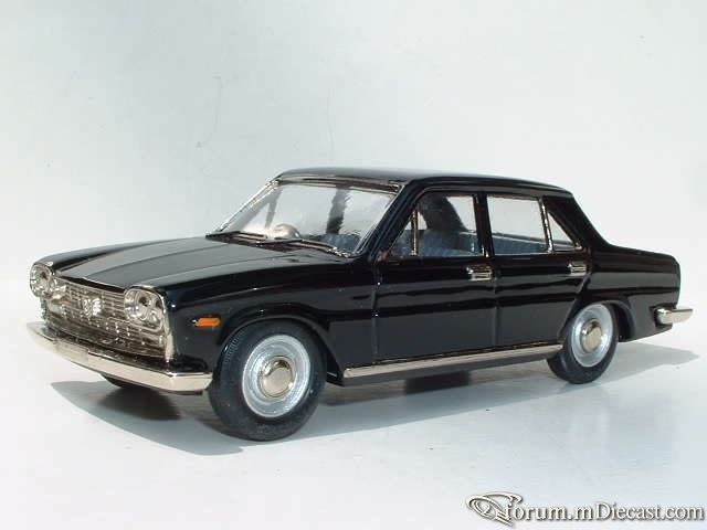 Nissan Cedric 1966 4d AdovanSpirit.jpg