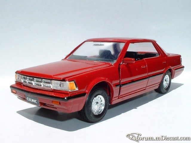 Nissan Cedric VIII 4d Diapet.jpg