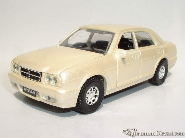 Nissan Cedric 4d Diapet.jpg