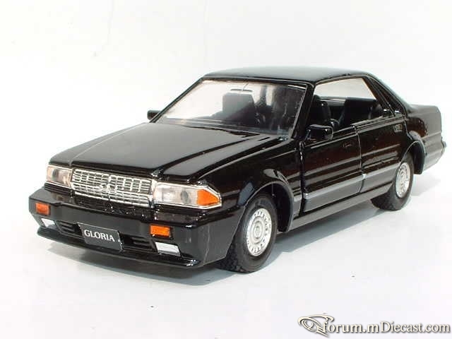 Nissan Gloria 4d Diapet.jpg