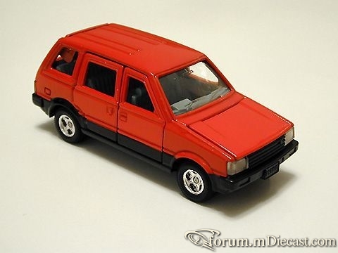 Nissan Prairie Diapet.jpg