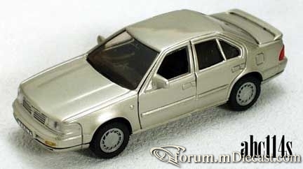 Nissan Maxima 1988 AHC.jpg