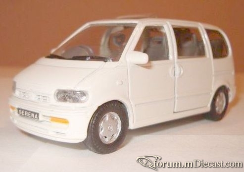 Nissan Serena 1990 AHC.jpg