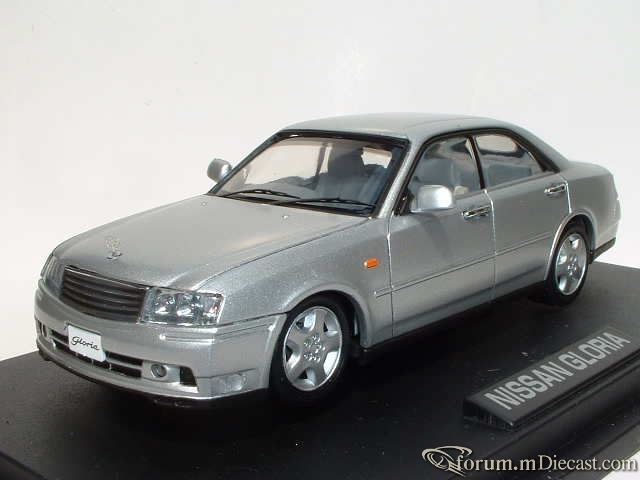 Nissan Gloria 2001 MTech.jpg