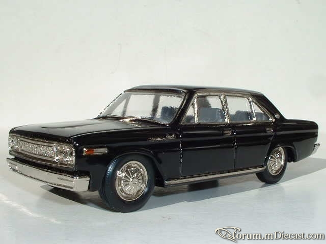 Nissan Cedric 1969 4d Brilliant.jpg