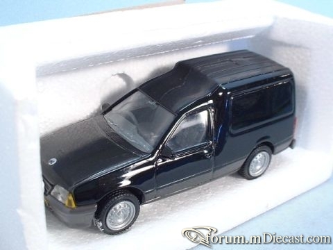 Vauxhall Astra E Van AHC.jpg