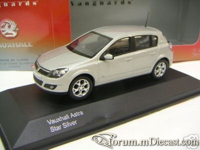 Vauxhall Astra H 5d 2004 Vanguards.jpg