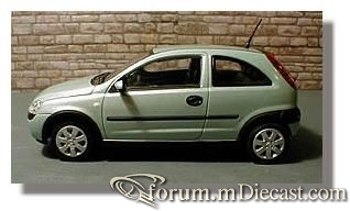 Vauxhall Corsa C 3d Minichamps.jpg