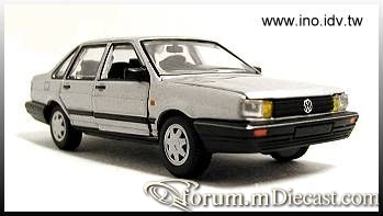 Volkswagen Santana 1982 4d.jpg
