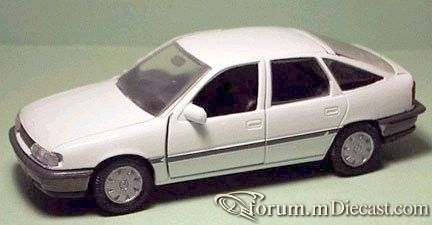 Opel Vectra A 5d Gama.jpg