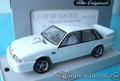 Holden Commodore VL Trax.jpg