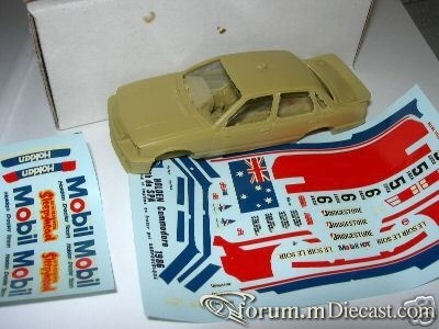 Holden Commodore 1986 MiniRacing.jpg