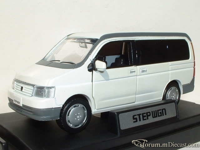 Honda Stepwgn 2000 MTech.jpg