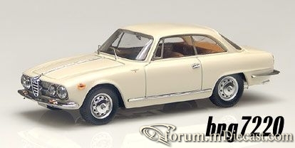 Alfa Romeo 2000 Sprint 1960 Bang.jpg
