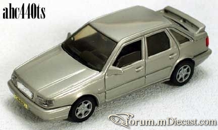 Volvo 440 AHC.jpg