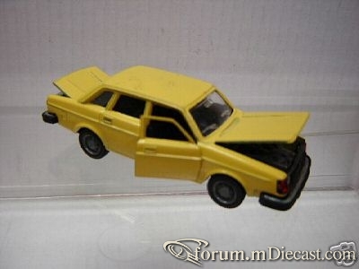 Volvo 244 Intercars.jpg