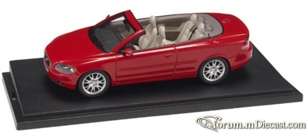 Volvo C70 II Motorart.jpg