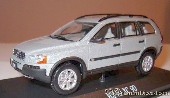 Volvo XC90 Minichamps.jpg