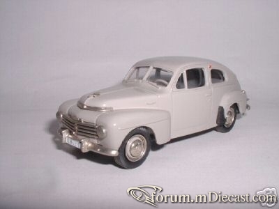 Volvo PV444 2d 1953 RobEddie.jpg