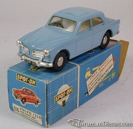 Volvo 122S Spot On.jpg