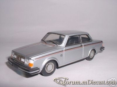 Volvo 242GT 1978 RobEddie.jpg