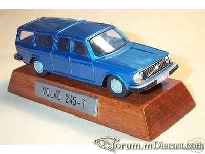 Volvo 245T 1975.jpg