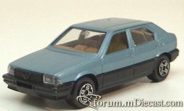 Alfa Romeo 33 1983 5d Bburago.jpg