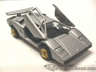 Lamborghini Countach 5000 Sakura.jpg