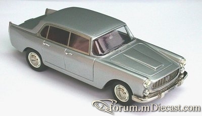 Lancia Flaminia 1958 4d Tron.jpg