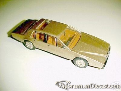 Aston Martin Lagonda II 4d Western.jpg