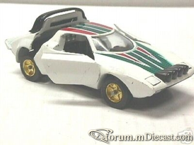 Lancia Stratos 1974 Sakura.jpg