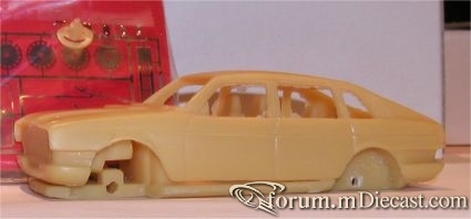 Lancia Gamma 5d 1976 P.B..jpg