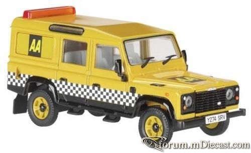 Land Rover Defender 110 Combi 1983.jpg