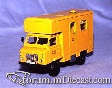 Land Rover 101 Van 1972.jpg