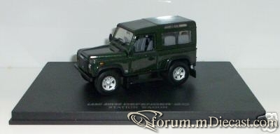 Land Rover Defender 90 1984 UniversalHobbies.jpg