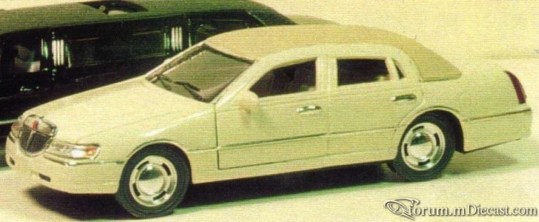 Lincoln Town Car 1998 4d-1.jpg