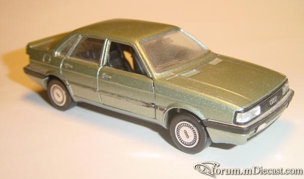 Audi B2 80 4d 1979 Schabak.jpg