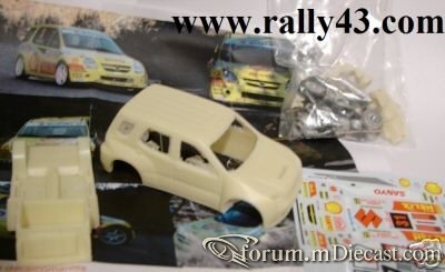 Suzuki Ignis 5d 2003.jpg