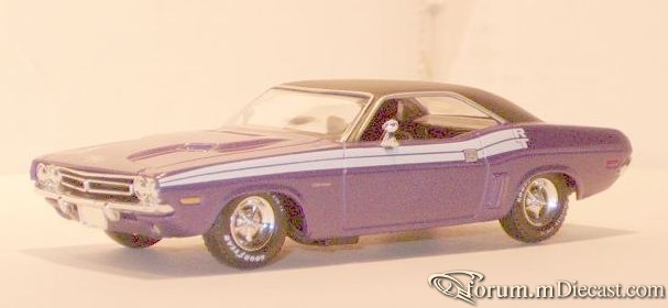 Dodge Challenger RT Matchbox.jpg