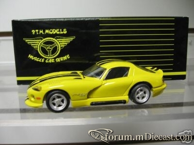 Dodge Viper 1993 GTS PTH.jpg