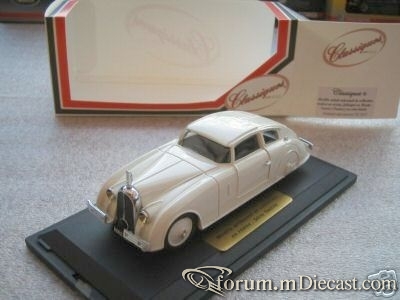Voisin C28 Aeroport 1935 Classiques.jpg