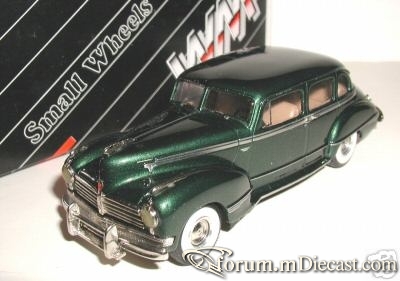 Hudson Commodore 1942 4d SmallWheels.jpg