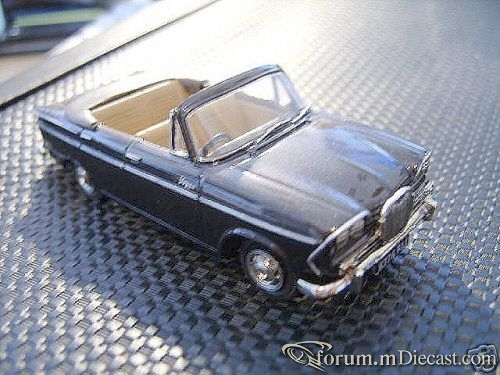 Singer Vogue Cabrio.jpg