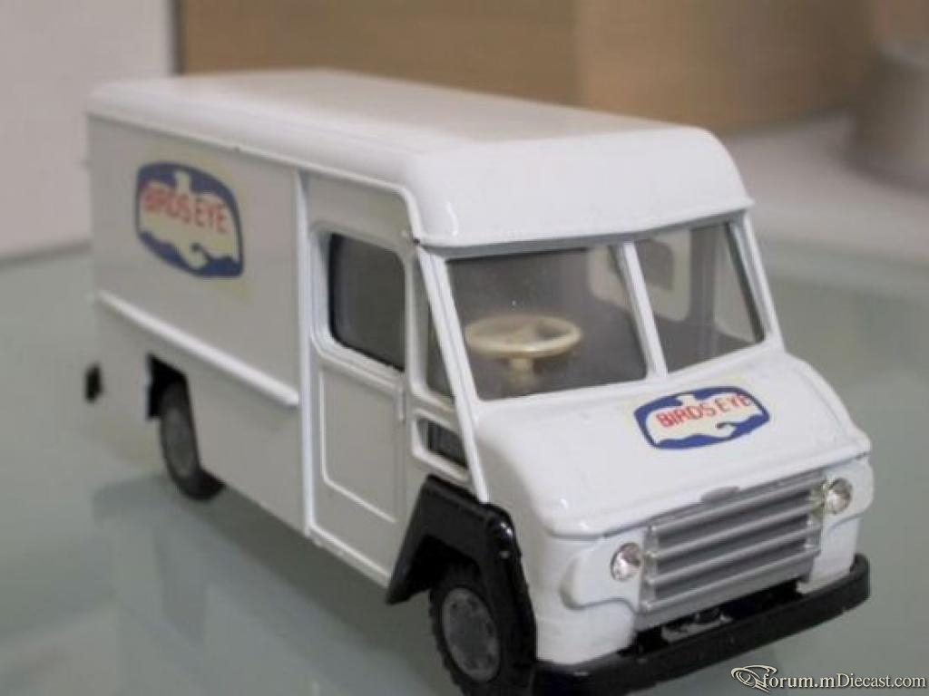 Commer Van-1.jpg