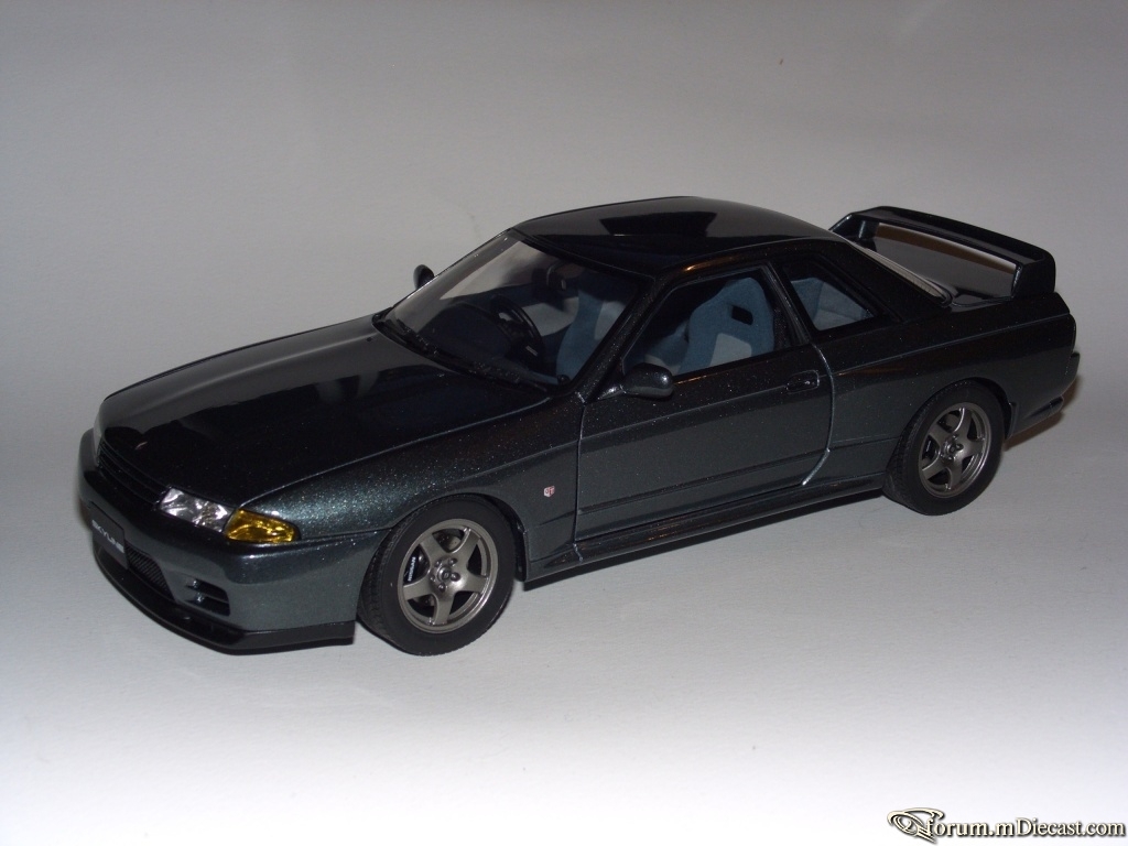 NISSAN SKYLINE GTR