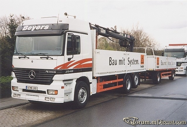 Actros-2548L-Baustofflastzug-Hebel.jpg