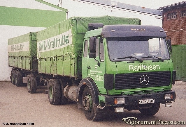1633-Getreidekipper-Lastz-Raiffeisen-gruen.jpg